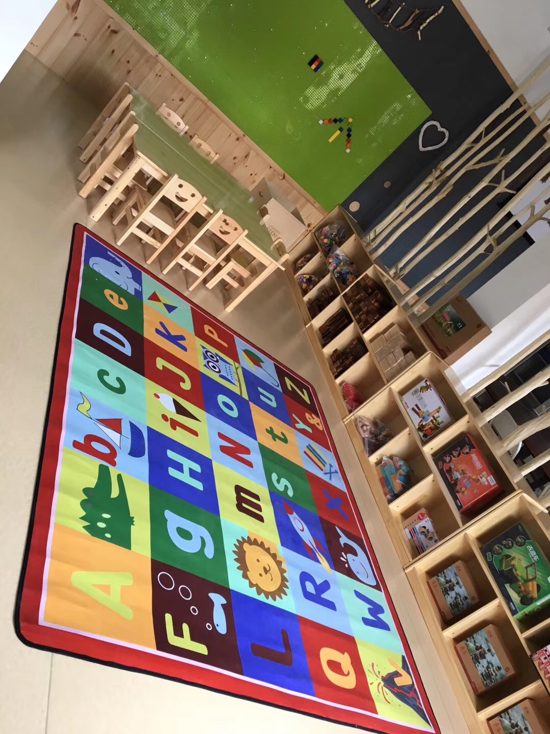 幼兒園構(gòu)建玩具區(qū)