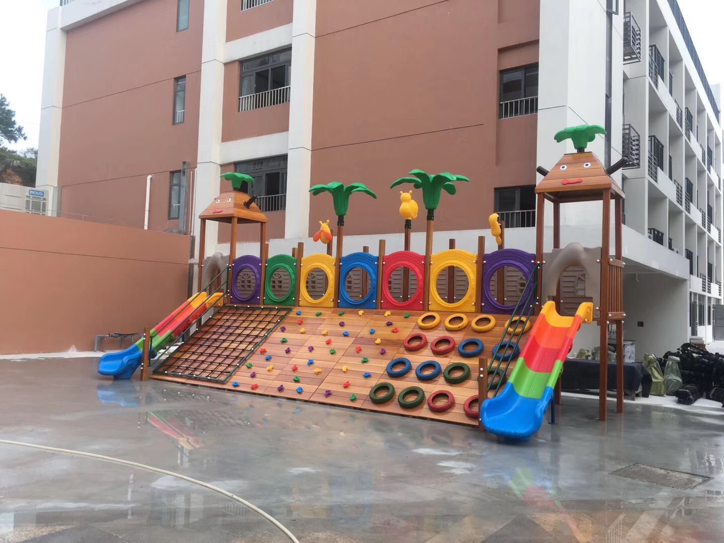 幼兒園戶外攀爬組合滑滑梯